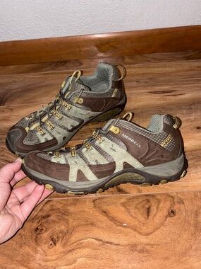 Merrell Women’s Siren Sport Hiking Shoes Goretex - size 9